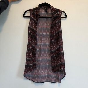 Sleeveless button up top